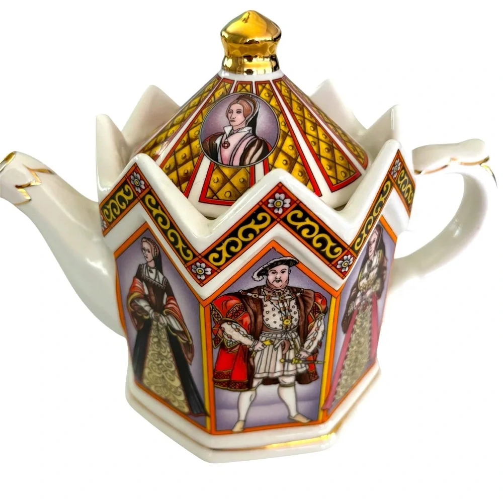 Sadler King Henry the VIII and 6 Wives Teapot England Crown Lid Gold Trim - Picture 2 of 13